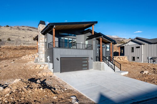 Garden of Eden (B12 |Hot Tub| Ski |Near Powder Mtn