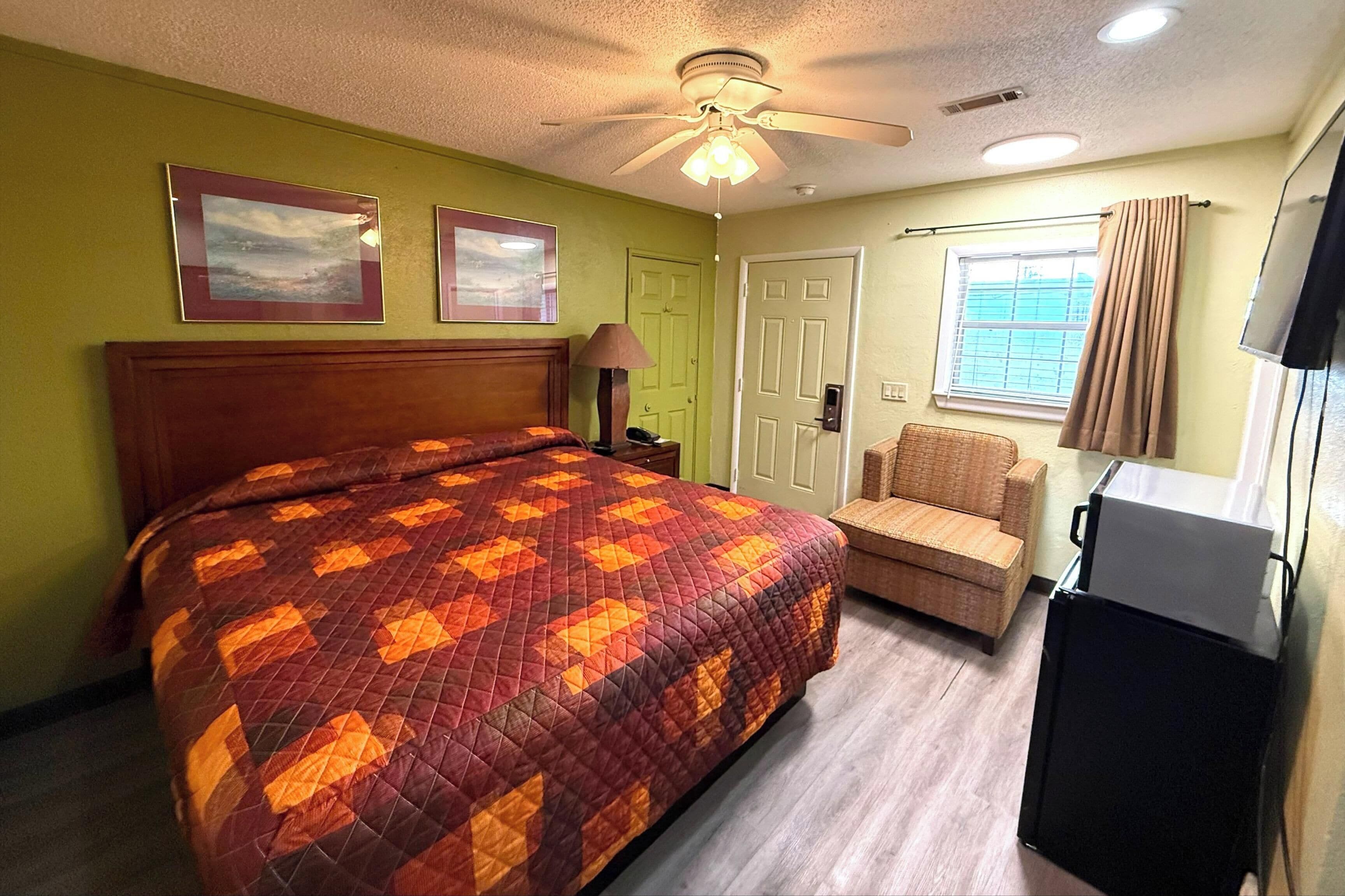 Desk, free WiFi, bed sheets