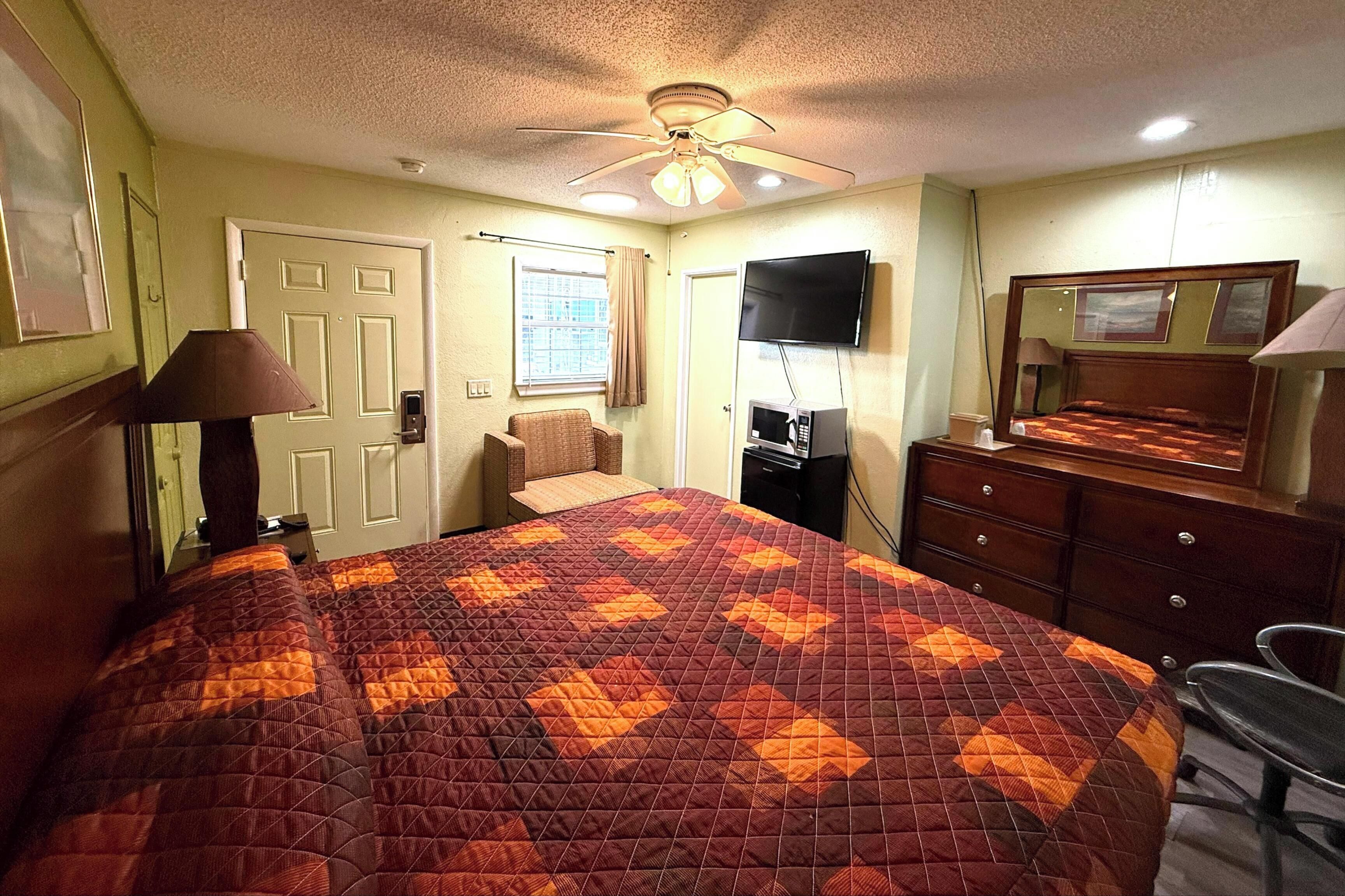 Room, 1 King Bed, Non Smoking