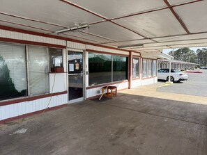 Property entrance - Delight Inn Little Rock Benton I-30 (Benton)