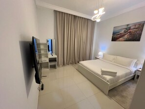 4 bedrooms, iron/ironing board, WiFi, bed sheets - Spacious 4-Bedroom + Maid Al Manhal Abu Dhabi (أبو ظبي)