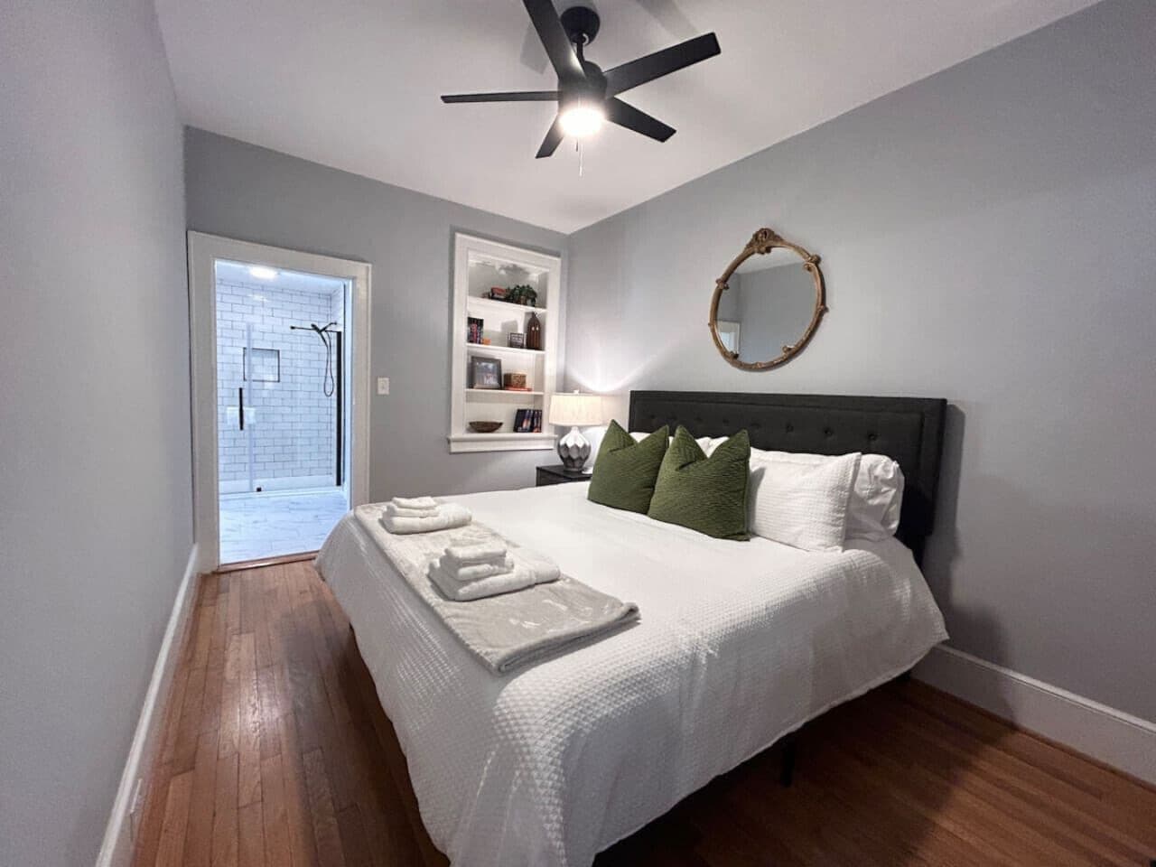 4 bedrooms, desk, iron/ironing board, travel cot