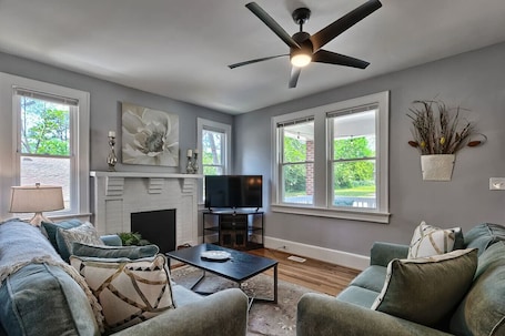 TV, stereo. The Duke & Duchess -Sleeps 10!