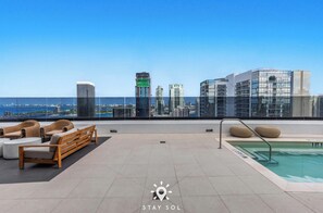 Pool - City Vibes with Spa & Gym in Sleek 1BR Retreat (Miami)