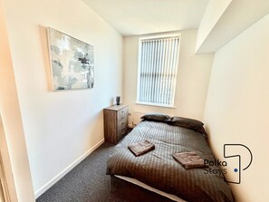 Room - Spacious Ormskirk Contractor Stay by PolkaStays (Ormskirk)