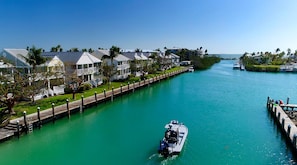 Marina - Villa with Resort Amenities | Full Kitchen (Duck Key)
