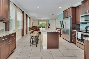 Fridge, microwave, oven, stovetop - 8BR Superb Villa, Pool, Spa • Near Disney (Kissimmee)
