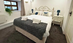 3 bedrooms, desk, iron/ironing board, travel cot - Old Corner Barn | Stylish Lake District Retreat for 6 (Lake District)