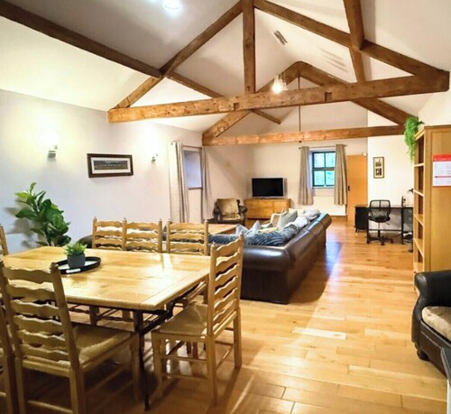 Old Corner Barn | Stylish Lake District Retreat for 6
