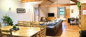 Old Corner Barn | Stylish Lake District Retreat for 6