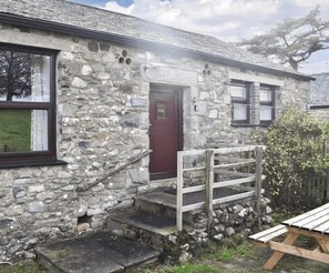 Exterior - Crag Barn Cottage – Lake District Getaway by PolkaStays (Lake District)