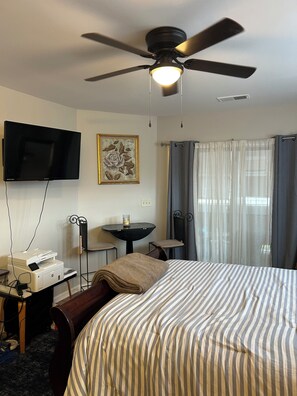 2 bedrooms, WiFi, bed sheets - Cozy 2-Bedroom condo in Charlotte University Area (Charlotte)