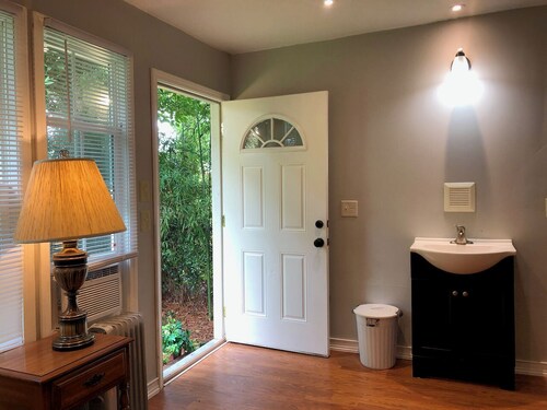 Quiet Private Studio Near Hospital & base– Perfect for Travel Nurses & military