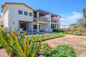 Exterior - Luxury 3BR Bloom Villa w/ Pool, Terrace & Golf Views in Cabo San Lucas (Cabo San Lucas)