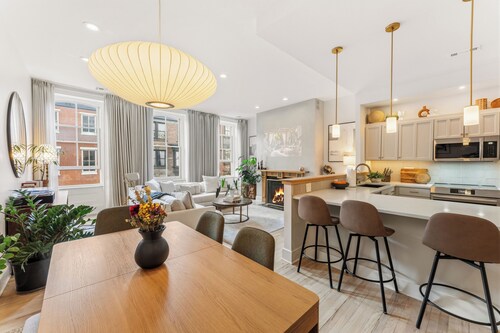 Rittenhouse Gem Luxe 2BD 2.5BA Near the Square
