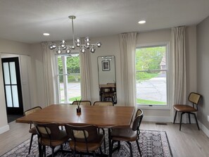 Dining - Enjoy a relaxing stay in this luxury, centrally located, fully renovated home. (Gahanna)