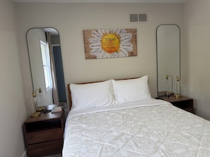 3 bedrooms, iron/ironing board, WiFi, bed sheets