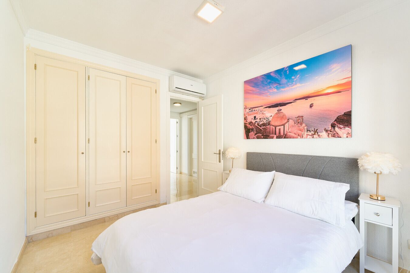 5 habitaciones, escritorio, tabla de planchar con plancha y wifi 