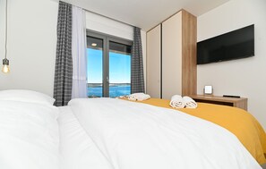 2 bedrooms, iron/ironing board, travel cot, free WiFi - Awesome apartment in Trogir (Trogir)