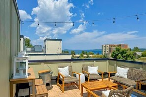 Property grounds - Corner Private Rooftop Condo Lake Michigan Views 1 Block to the Beach & Front St (Traverse City)
