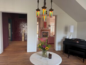 Interior - Marvelous 7-bedroom Avant Garde Estate in Hot Springs (Hot Springs)