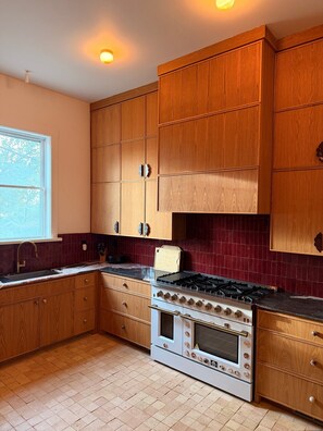 Private kitchen - Marvelous 7-bedroom Avant Garde Estate in Hot Springs (Hot Springs)