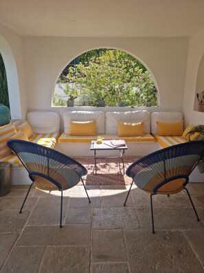 Terrace/patio - Beautiful family villa on the heights of Cogolin with sea view. (Cogolin)