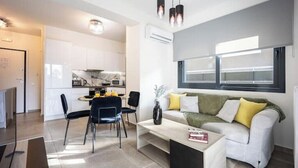Living area - Athenean Modern Escape near Marina Flisvos-Β2 (Paleo Faliro)