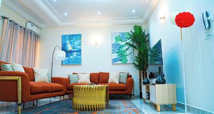 Modern Chic 2-Bedroom Apartment Cozy Stay in the Heart of Yaoundé