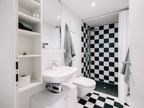 Hair dryer, towels - Urban Studio directly at Spiez train station (Spiez)