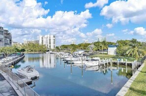 Marina - Cozy Hallandale Beach walk to Beach (Hallandale Beach)