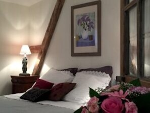 5 bedrooms, iron/ironing board, travel cot, free WiFi