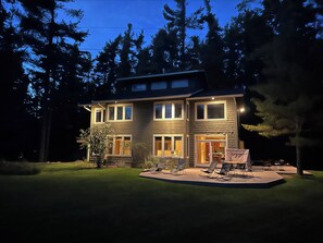 Exterior - Spacious Modern Light Filled Oasis (Charlevoix)