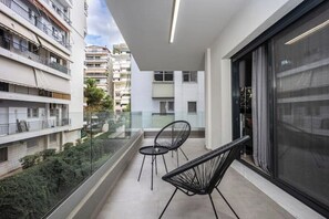 Terrace/patio - Athenean Modern Escape near Marina Flisvos-Β3 (Paleo Faliro)