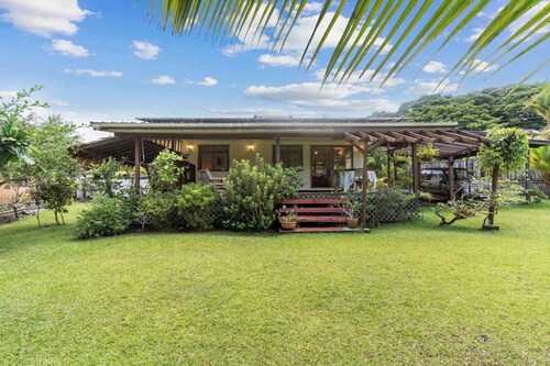 Peaceful 2BR Garden Bungalow