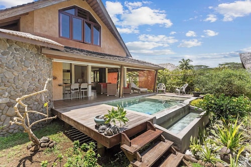 Charming Tropical Retreat with Private Pool