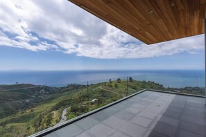 Terrace/patio - Casa Azure by Oraklus (Malibu)