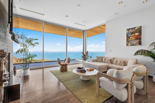 Casa Azure by Oraklus
