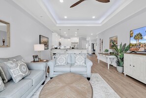 Smart TV - Blue Tide Retreat-near the Marshwalk of Murrells Inlet (Murrells Inlet)