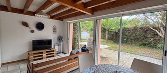 Maison mitoyenne proche lac avec jardin