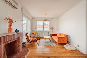 Living area - Beautiful, bright apartment near shops (BIARRITZ)