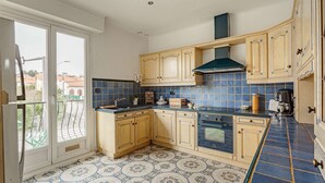 Private kitchen - Beautiful, bright apartment near shops (BIARRITZ)