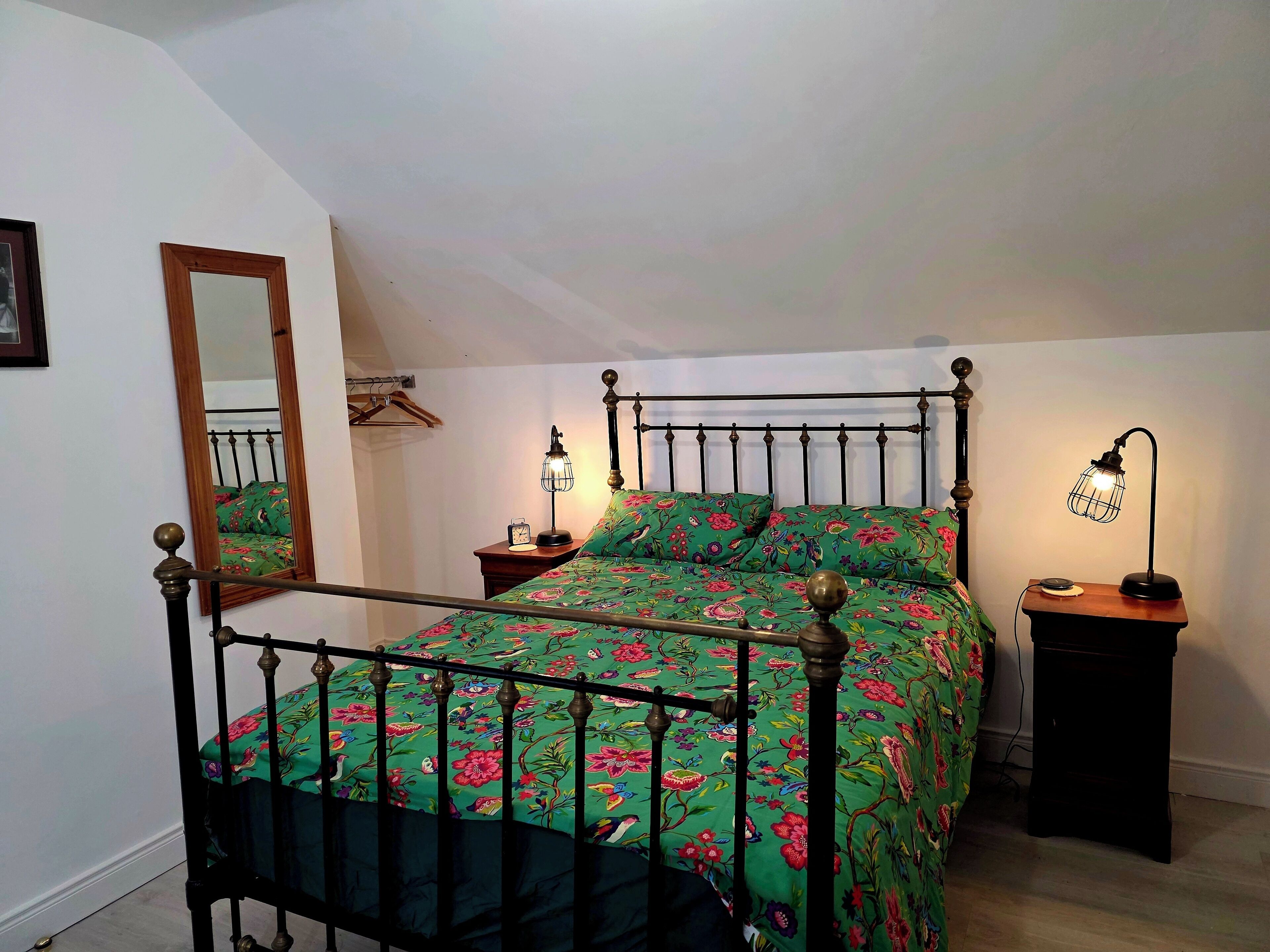 2 bedrooms, desk, iron/ironing board, free WiFi