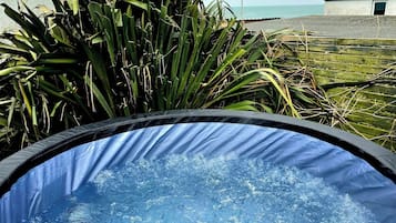 Baignoire à remous extérieure