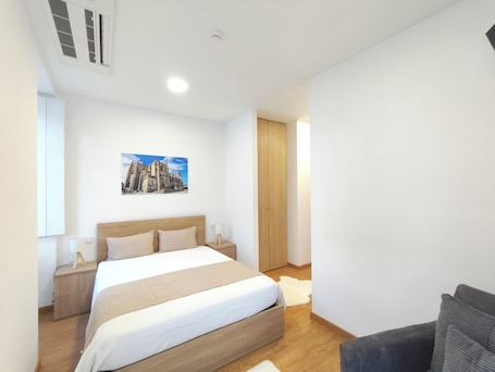 Deluxe Room, City View. Misericordia Rooms