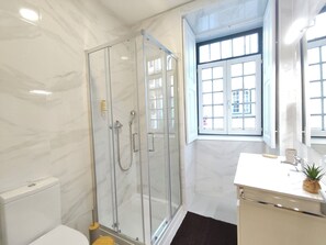 Habitación Deluxe, vista a la ciudad | Baño