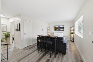 TV - UO•Downtown (1/2 mile)•West University•King Suite (Eugene)