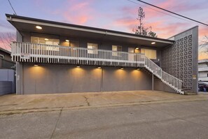 Exterior - UO•Downtown (1/2 mile)•West University•King Suite (Eugene)
