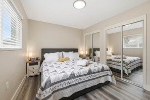 1 bedroom, WiFi - UO•Downtown (1/2 mile)•West University•King Suite (Eugene)