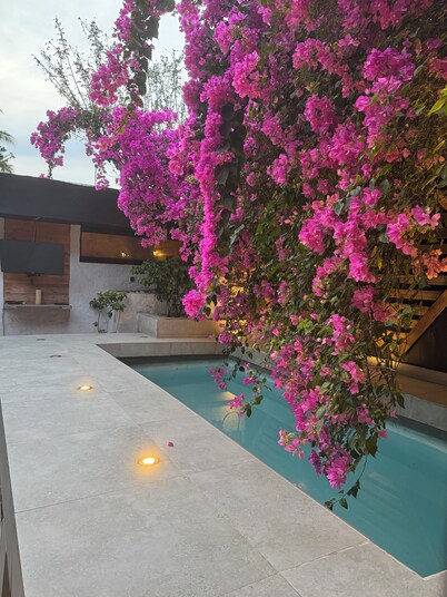 Boutique 3-Bedroom Villa · 7 min from Airport · Villa Rossa